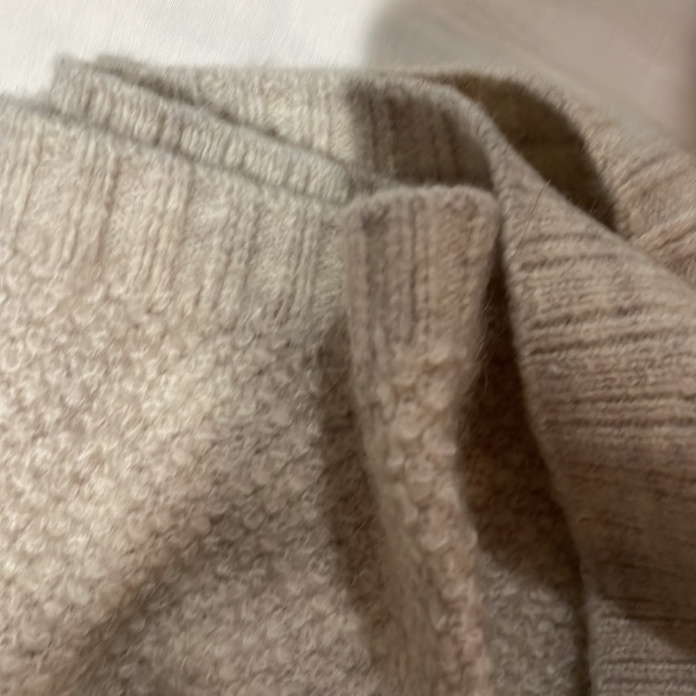 Treasure & Bond Cream Sweater in size Small - Picture 6 of 6